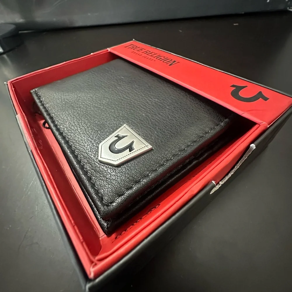 🆕True Religion Bifold Leather Wallet
